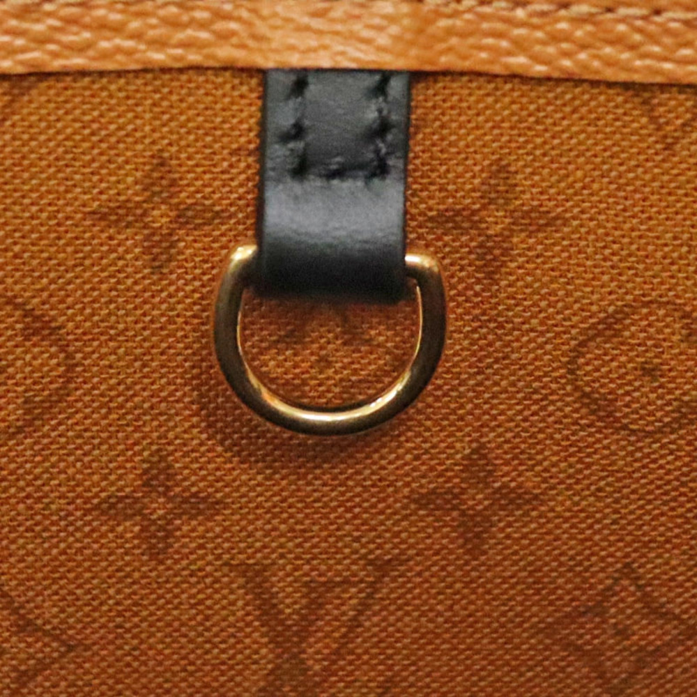 LOUIS VUITTON On The Go Giant Monogram Tote Hand Shoulder Bag Cream Caramel - Picture 9 of 10